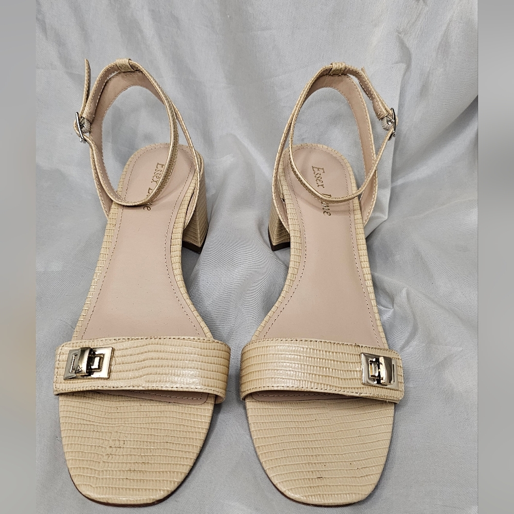Essex Lane Saviana Size 9.5